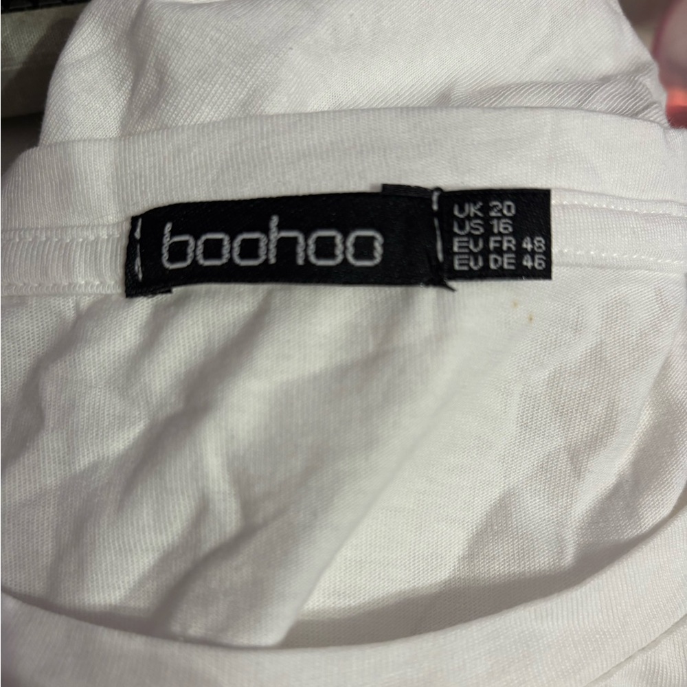 Boohoo Basics White Flowy Tee - Picture 3 of 4
